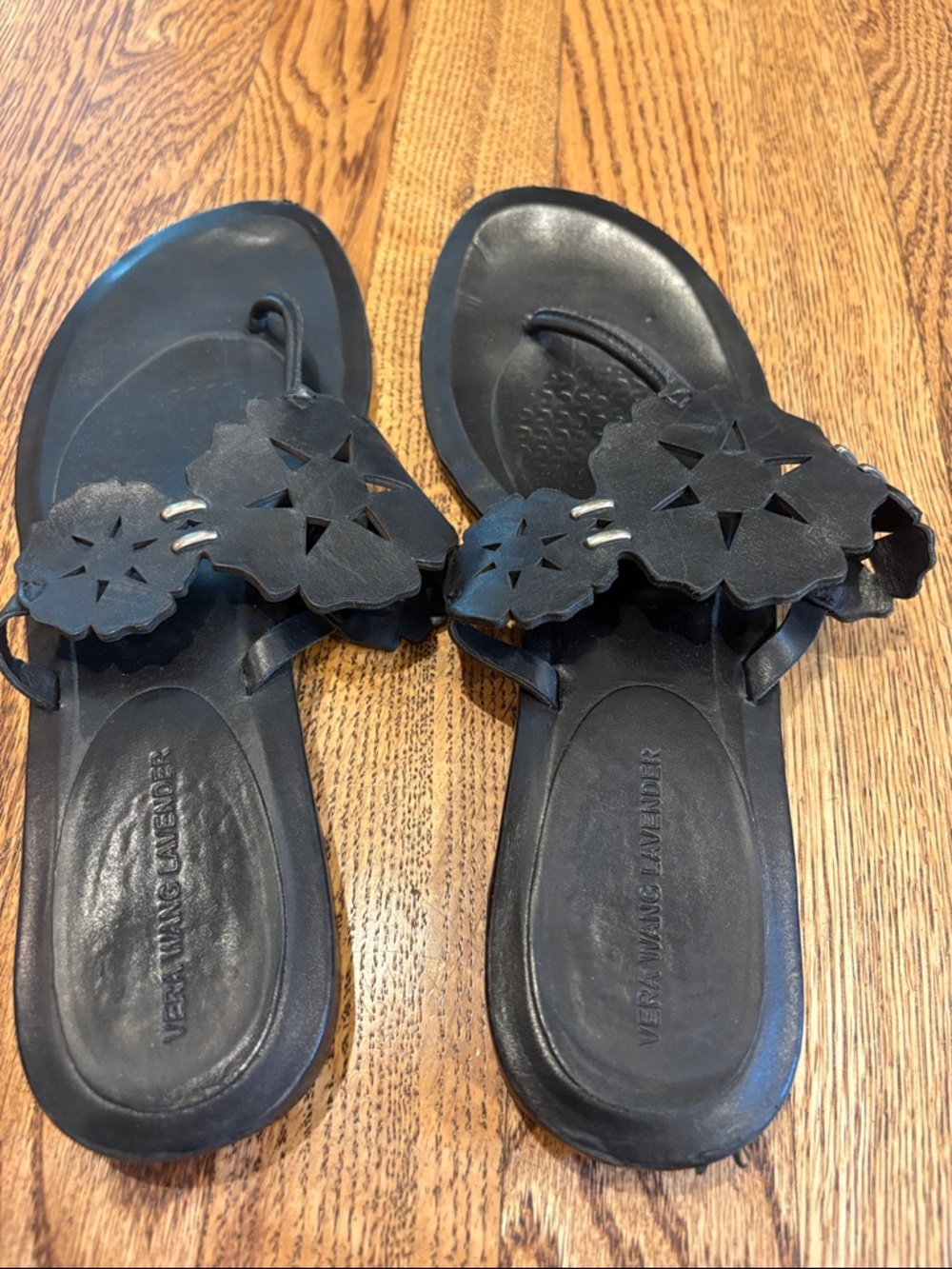 Vera Wang Lavender Label Black Floral Cutout Toe-Post Sandals
